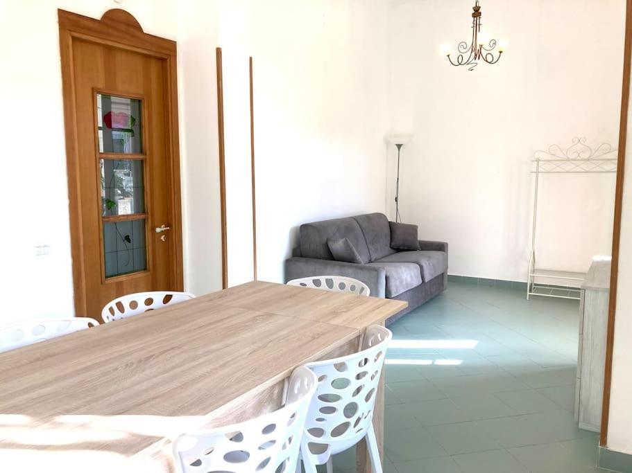 Villa Orlando Mondello Palermo Eksteriør billede